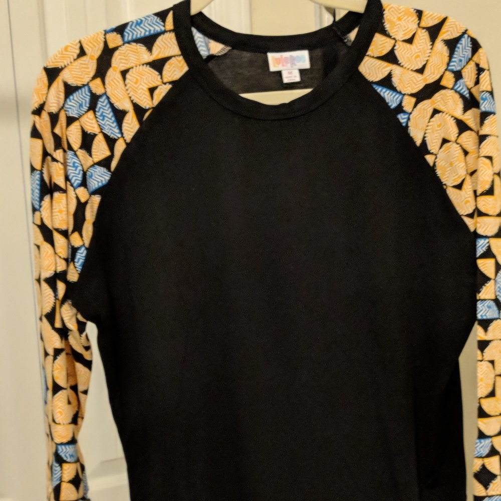 LuLaRoe Randy Tee - Picture 5 of 5